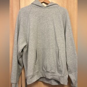 Tna cozy fleece mega raglan sweatshirt. Size medium.